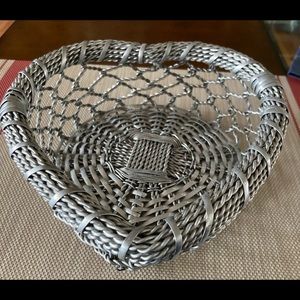 Heart-shaped aluminum chain link design bread/fruit/other basket. Brand new.